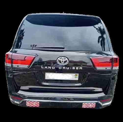 chauffeur drive car hire accra ghana toyota land cruiser v removebg