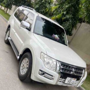 rent affordable reliable 4X4 pajero suv accra Ghana